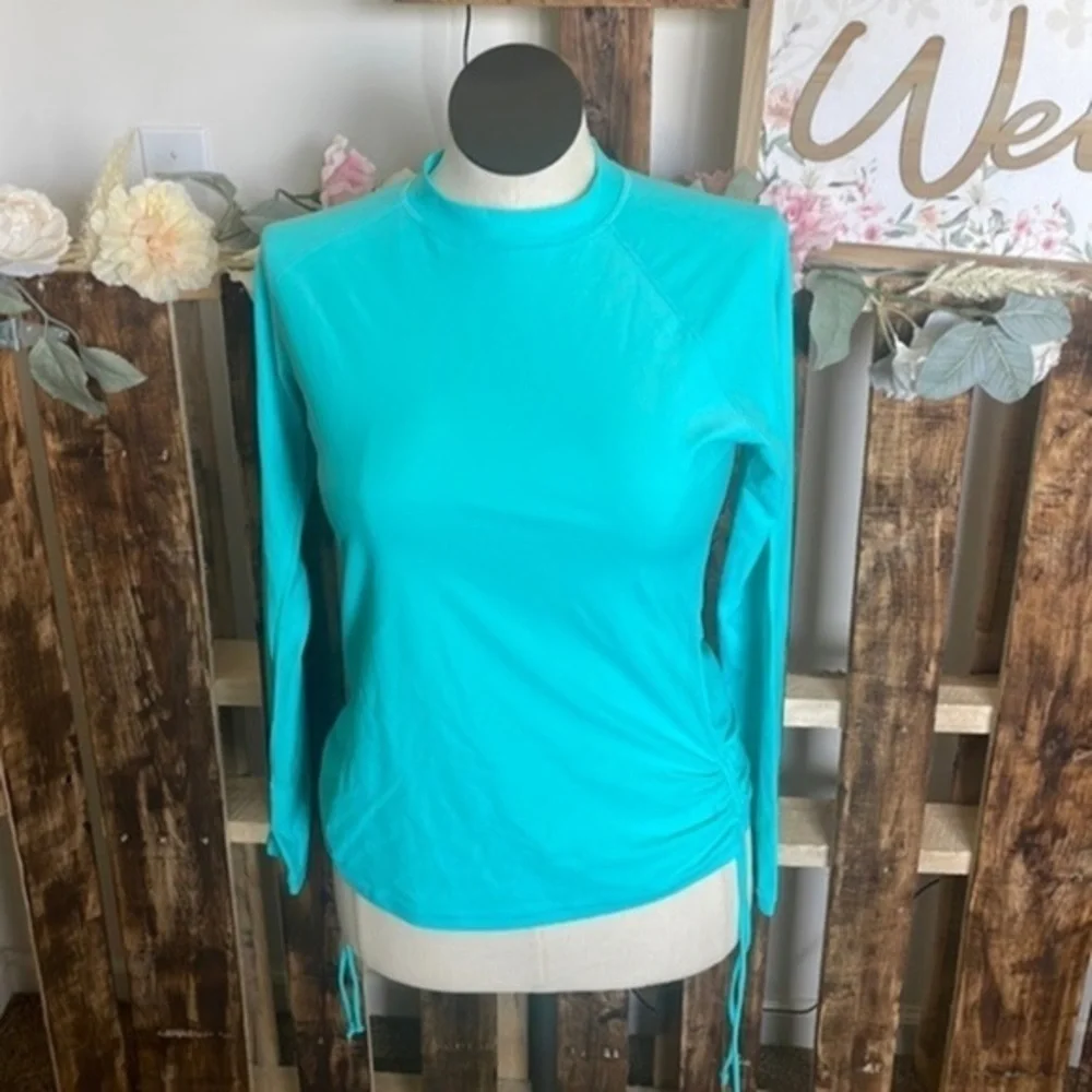 Attracosports swimwear long sleeve top rash guard UPF50+ crew shirt nwt size L